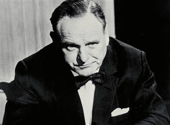 Bernard Lee