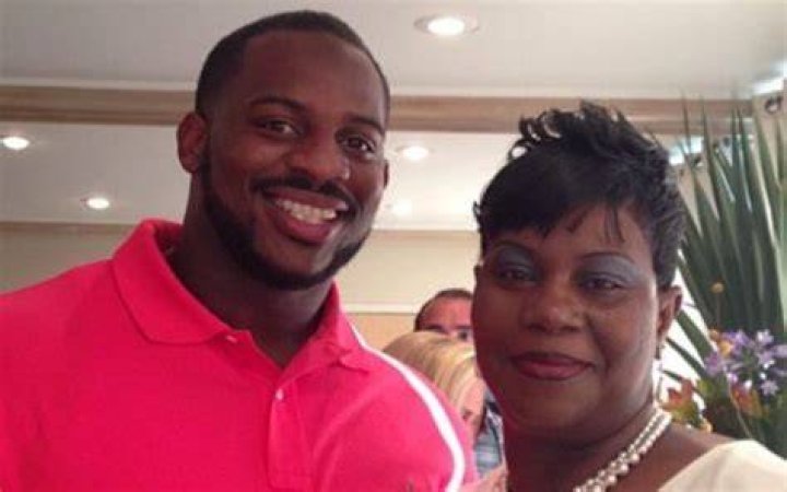 Fletcher Cox Wife, Salary, Net Worth, Dating, Girlfriend, Family, Facts Fletcher Cox and Mum Malissa