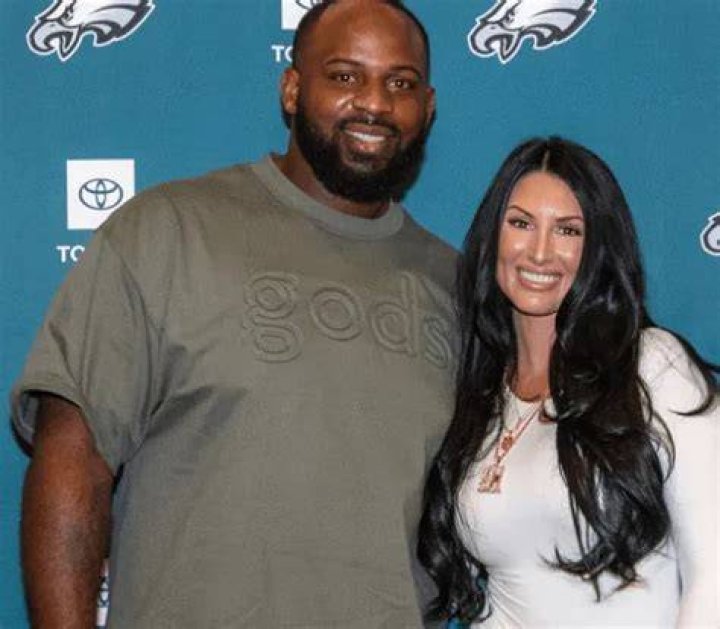 Fletcher Cox Bio Fletcher Cox Wife, Salary, Net Worth, Dating, Girlfriend, Family, Facts