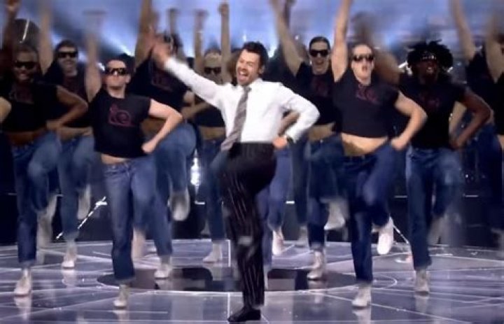 Harry Styles Dancing