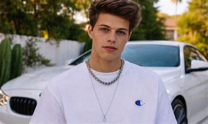 Sam Dezz | Bio, Age, Net Worth, Relationship, Career