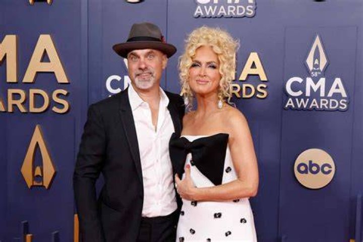 Stephen Schlapman, Kimberly Schlapman's Husband